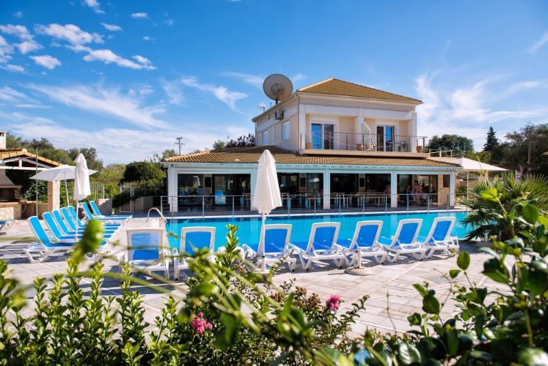 Kavos Plaza Hotel Bagian luar foto