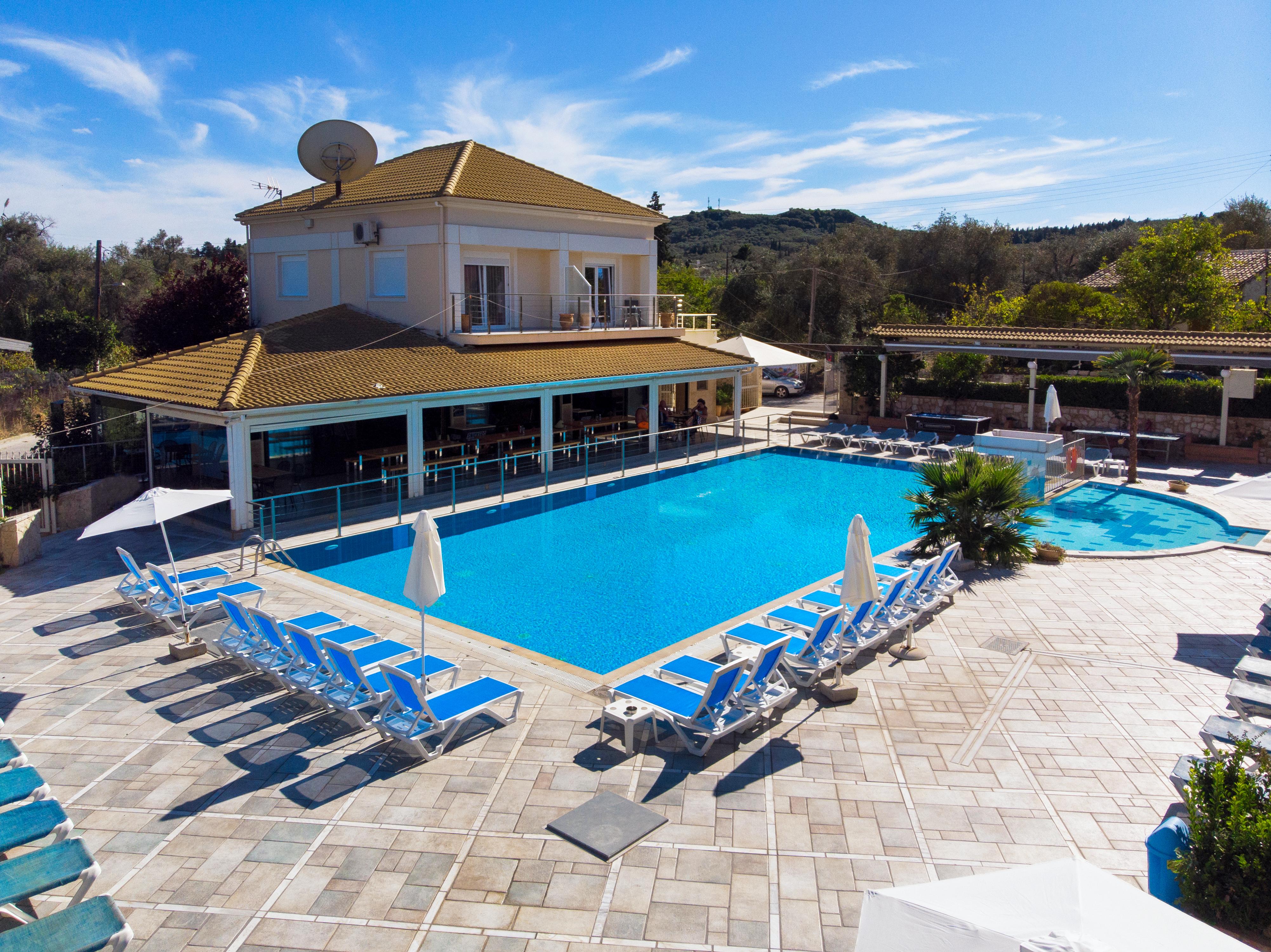 Kavos Plaza Hotel Bagian luar foto