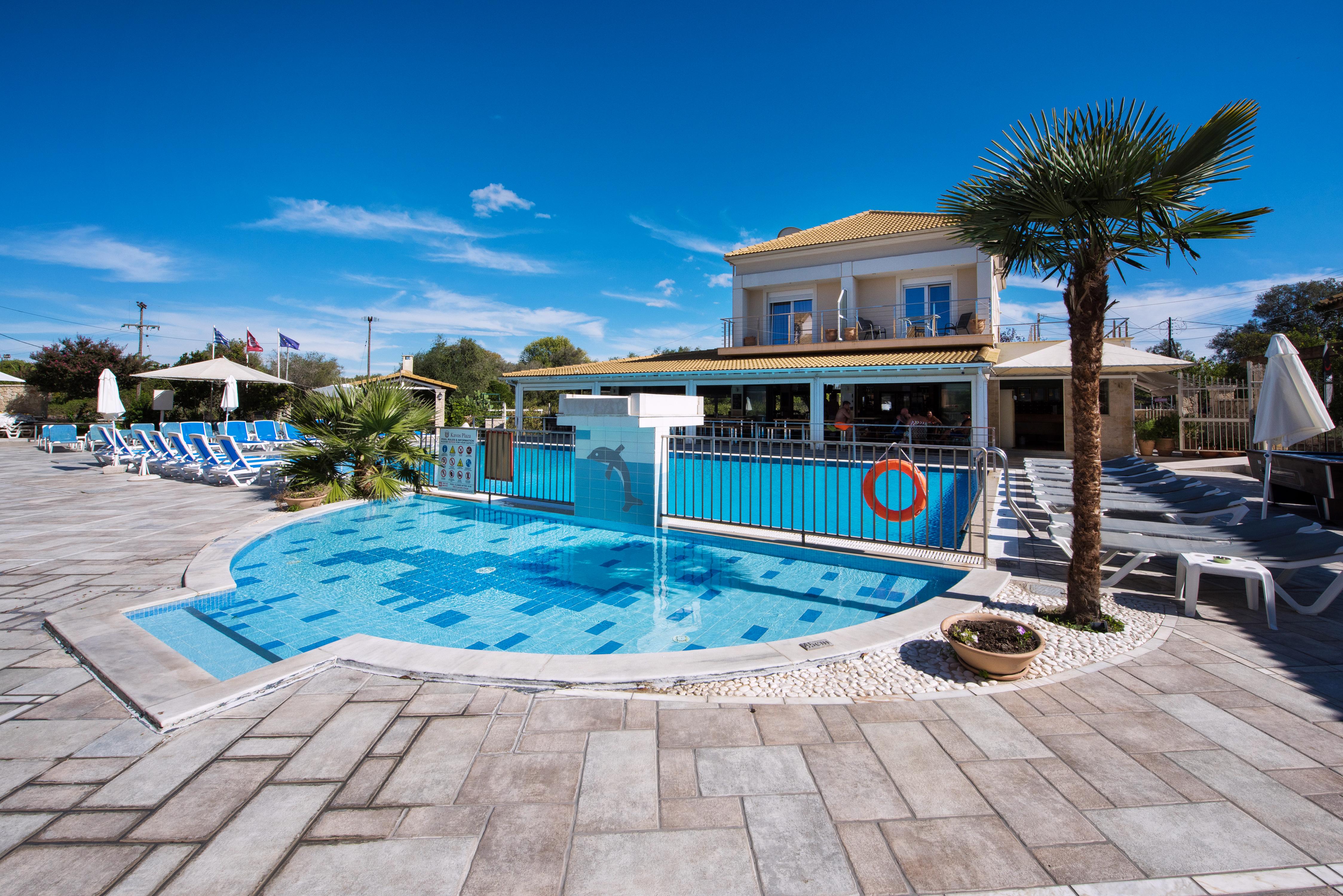 Kavos Plaza Hotel Bagian luar foto