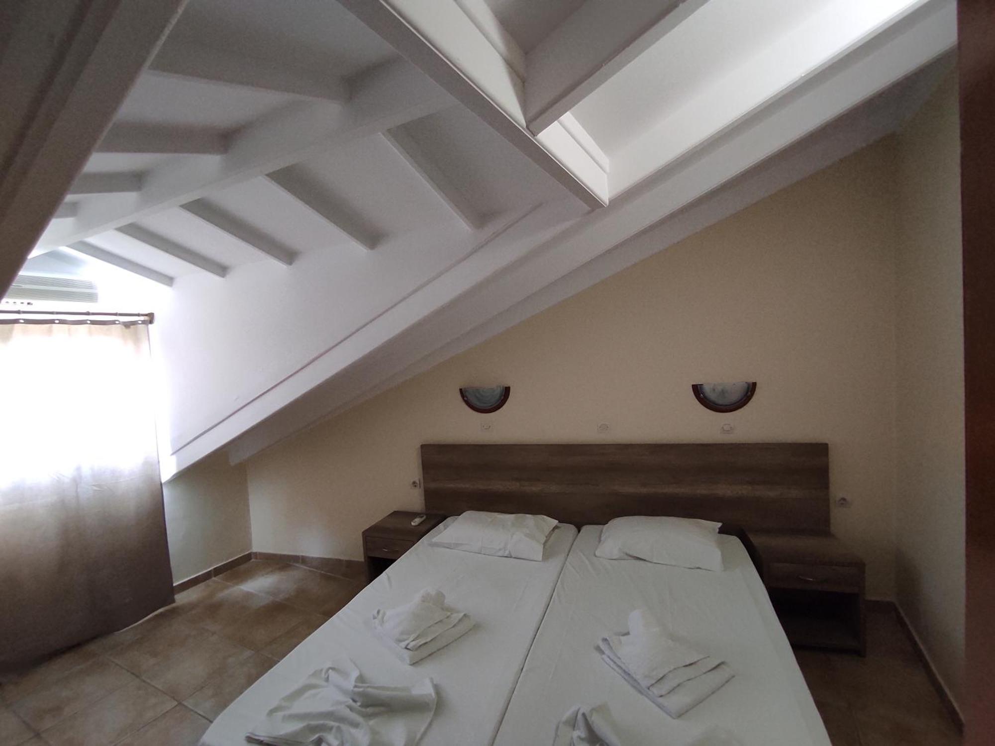 Kavos Plaza Hotel Bagian luar foto