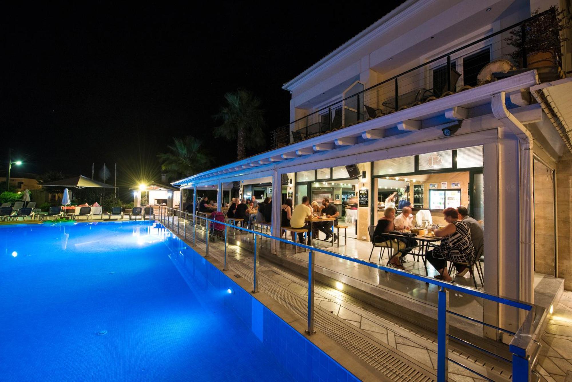 Kavos Plaza Hotel Bagian luar foto