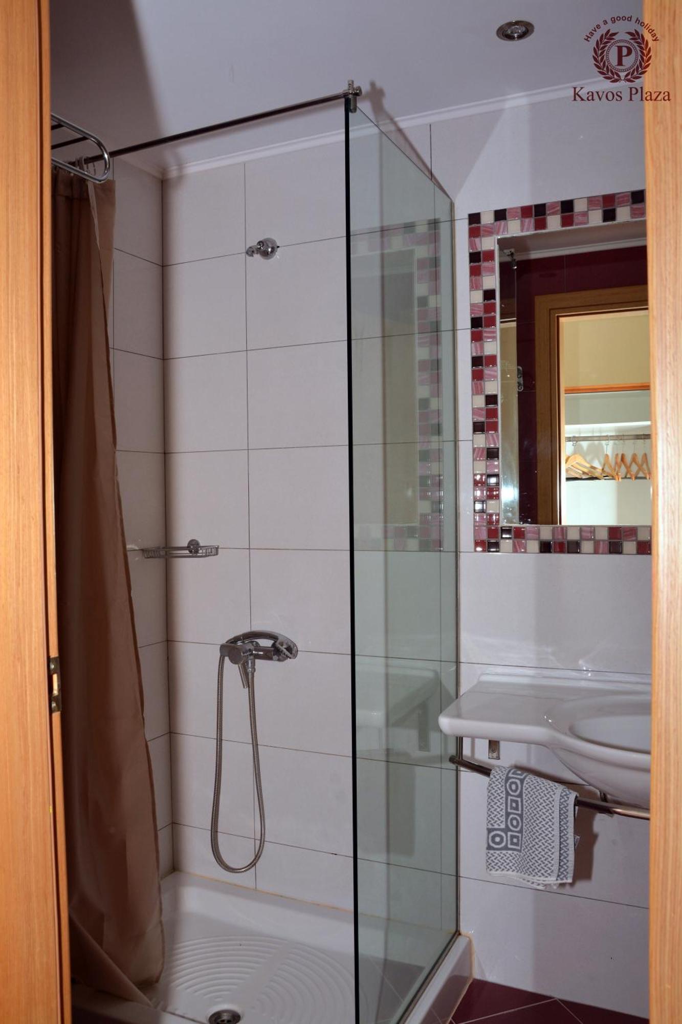 Kavos Plaza Hotel Bagian luar foto