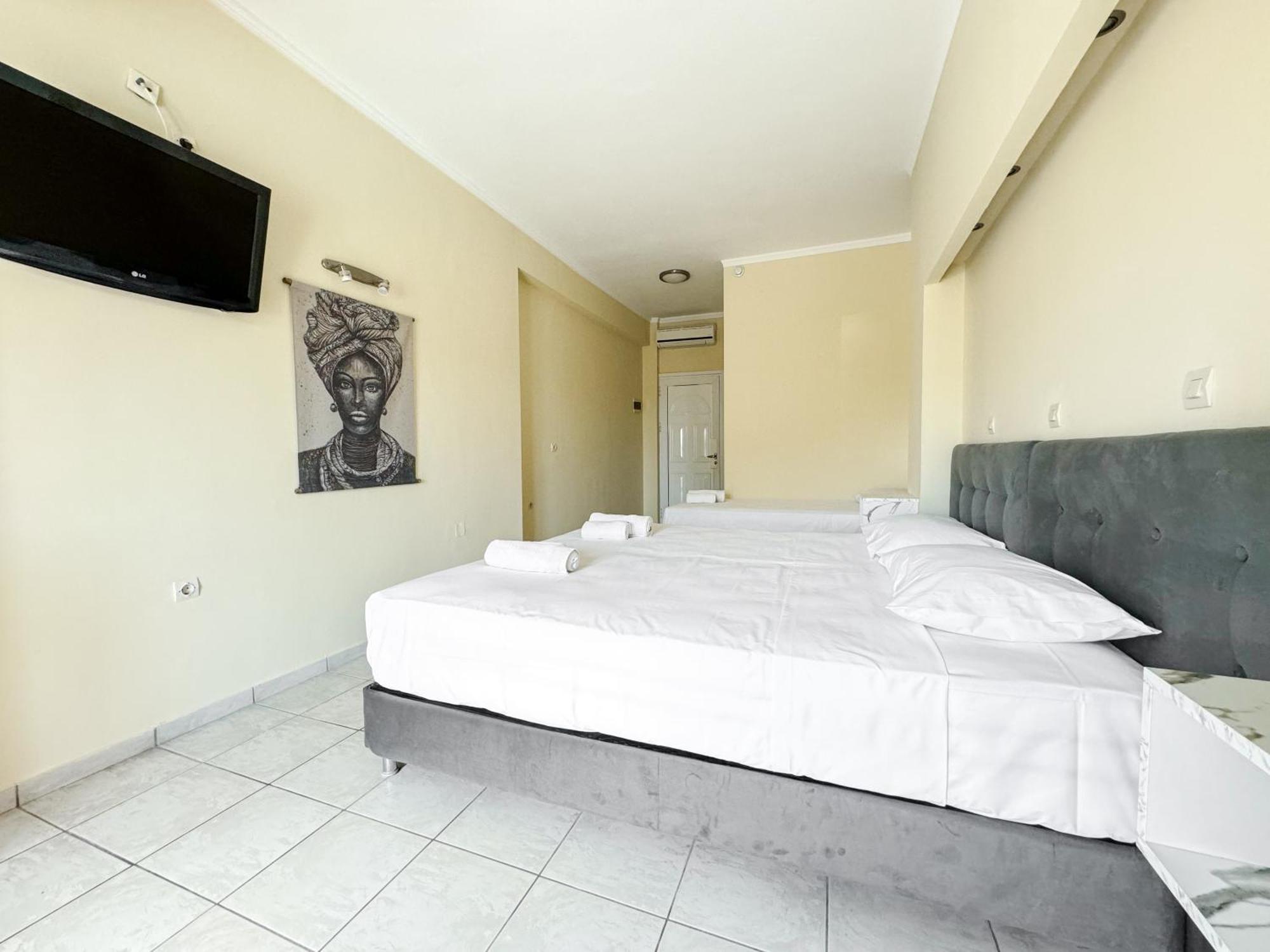 Kavos Plaza Hotel Bagian luar foto