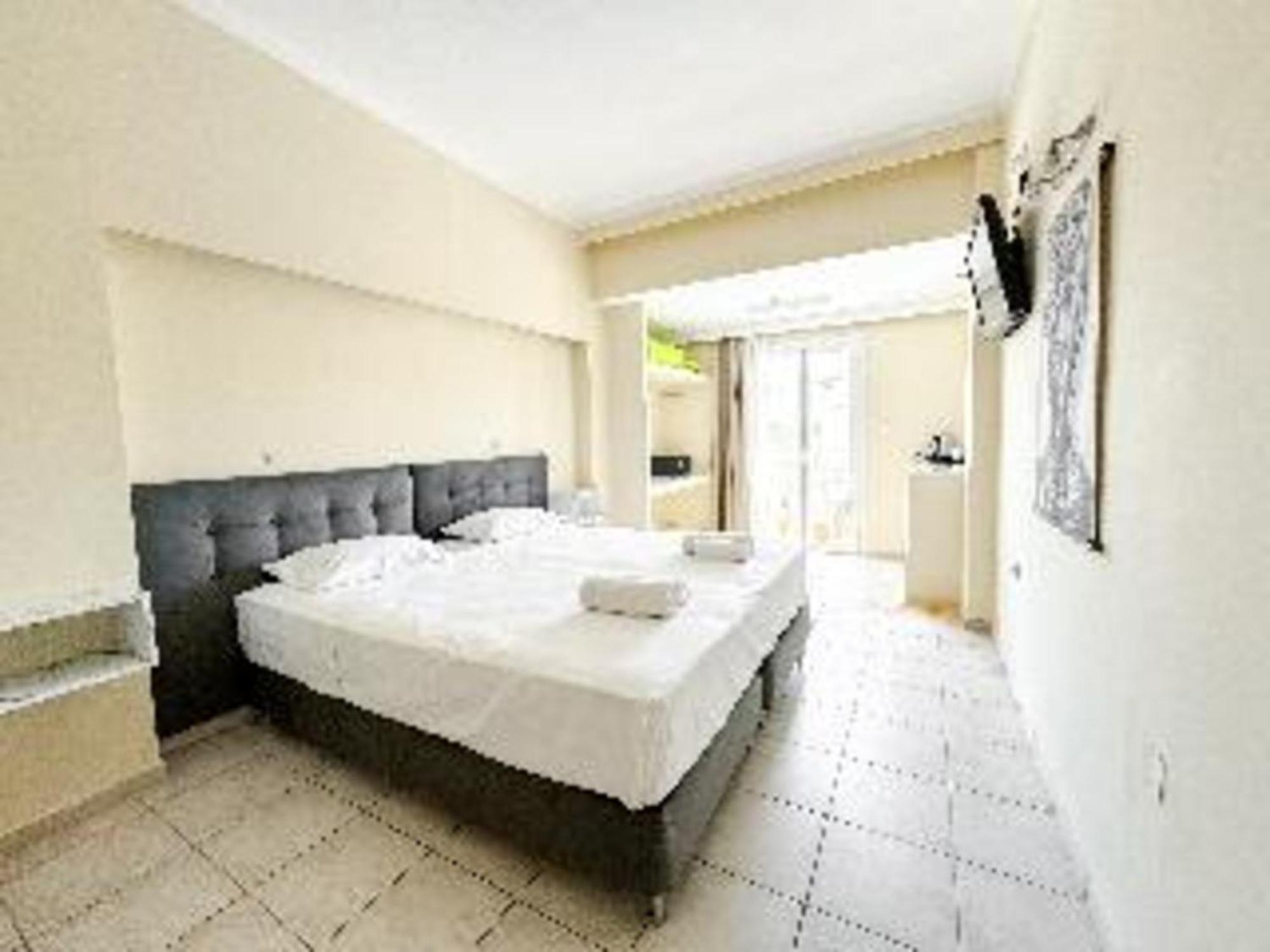 Kavos Plaza Hotel Bagian luar foto