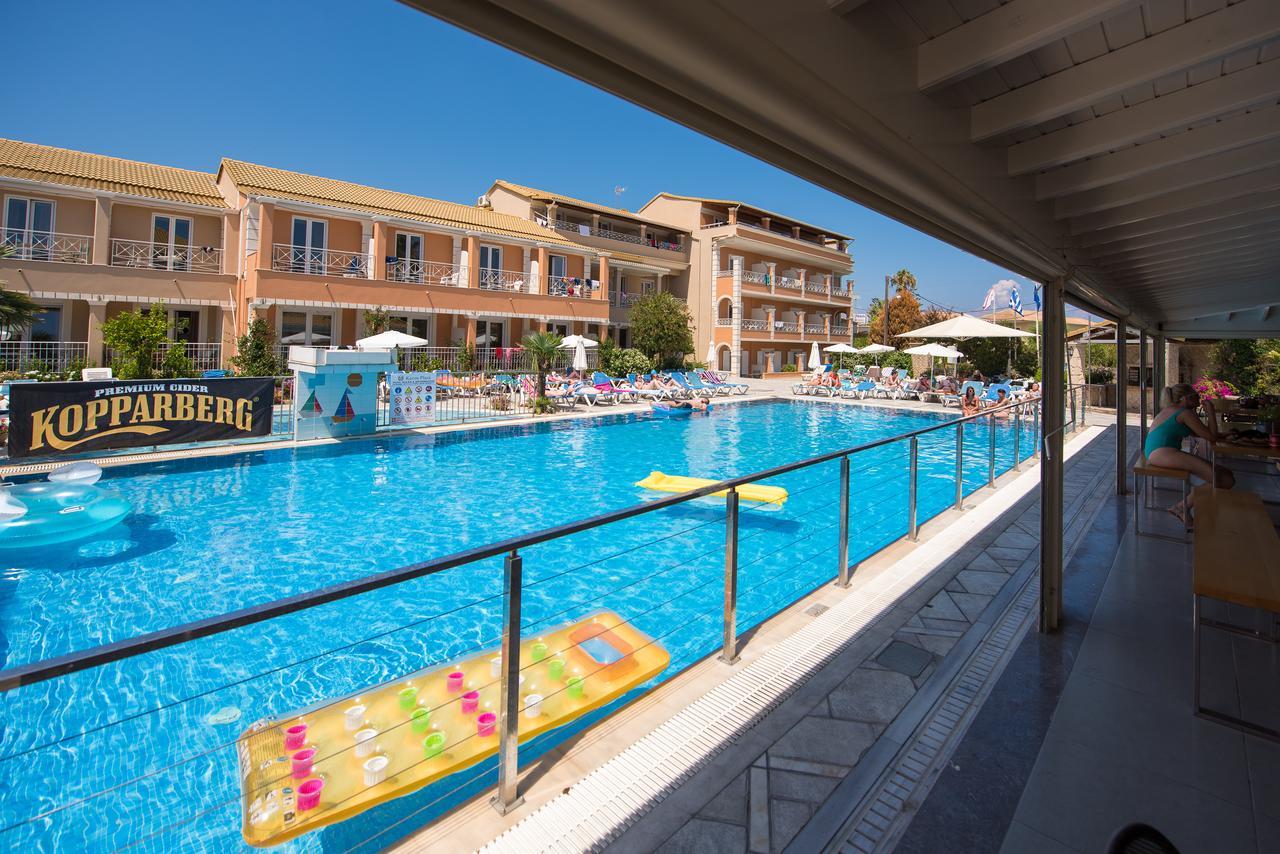 Kavos Plaza Hotel Bagian luar foto