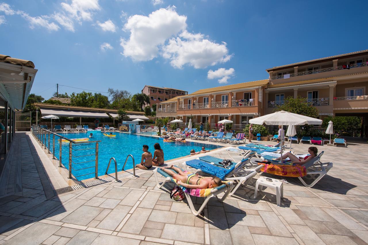 Kavos Plaza Hotel Bagian luar foto