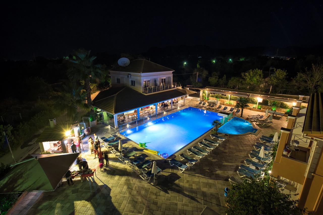Kavos Plaza Hotel Bagian luar foto