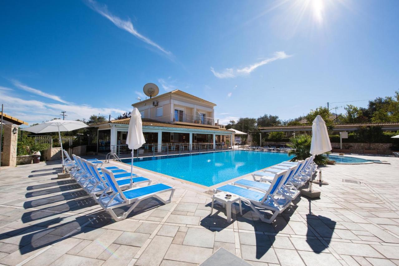 Kavos Plaza Hotel Bagian luar foto