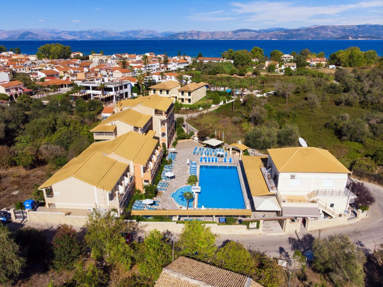 Kavos Plaza Hotel Bagian luar foto