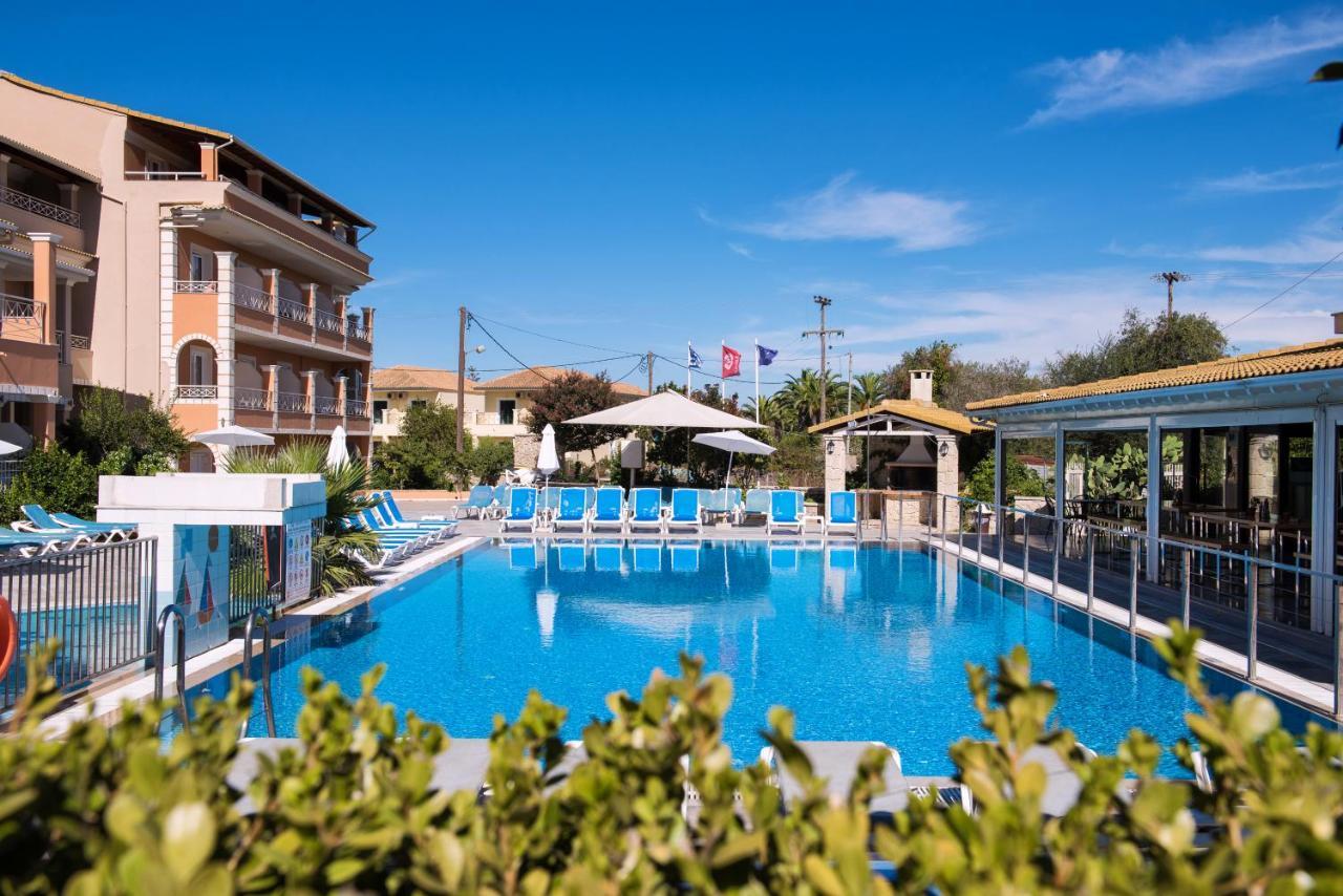 Kavos Plaza Hotel Bagian luar foto