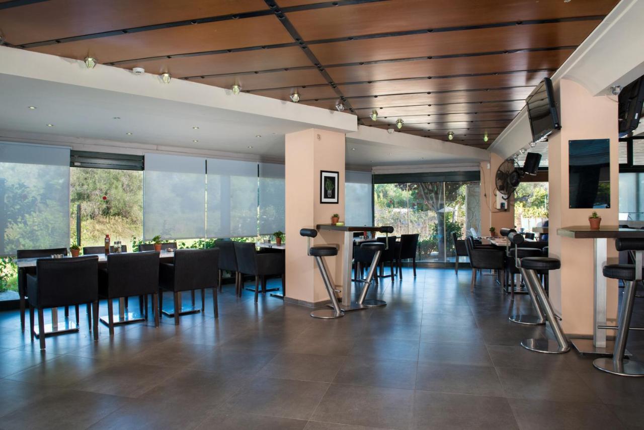 Kavos Plaza Hotel Bagian luar foto