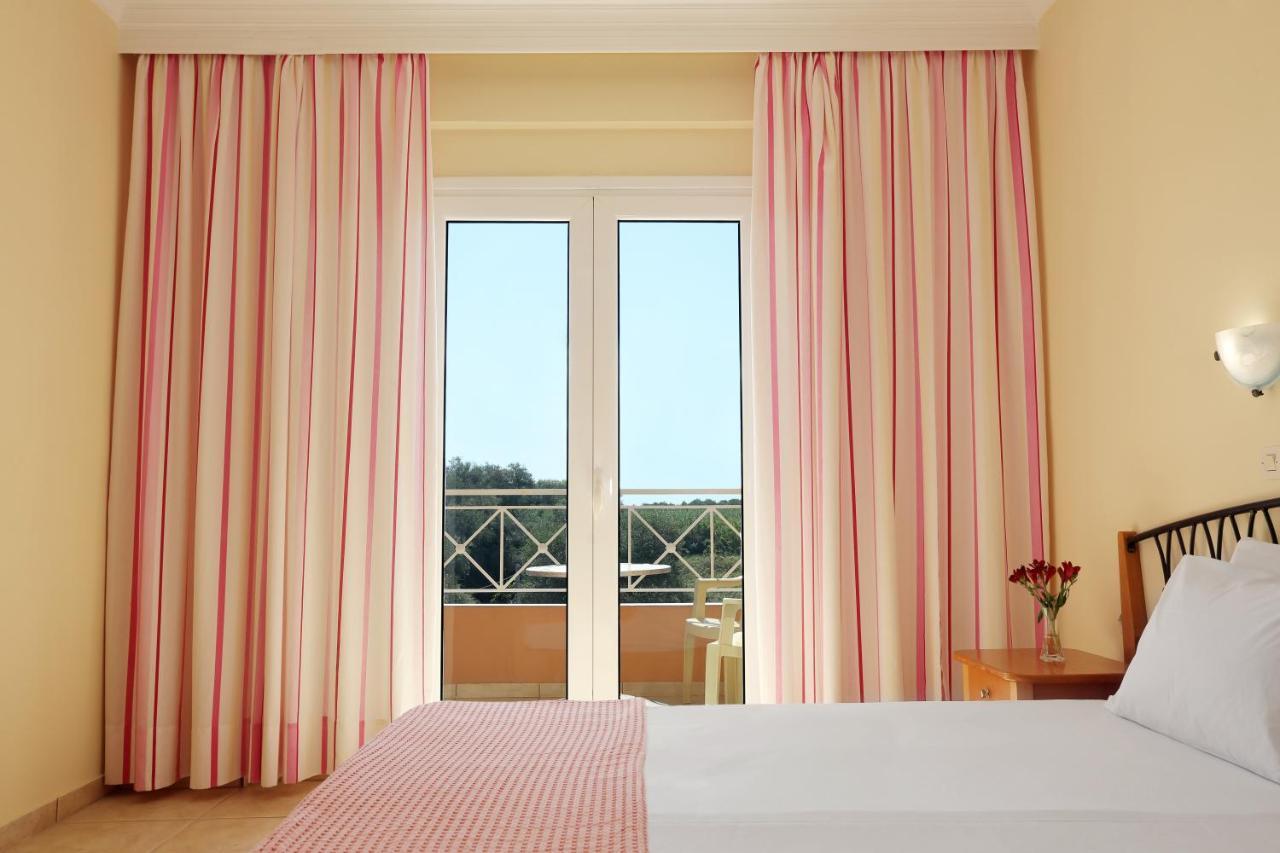 Kavos Plaza Hotel Bagian luar foto